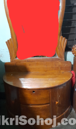 Dressing table